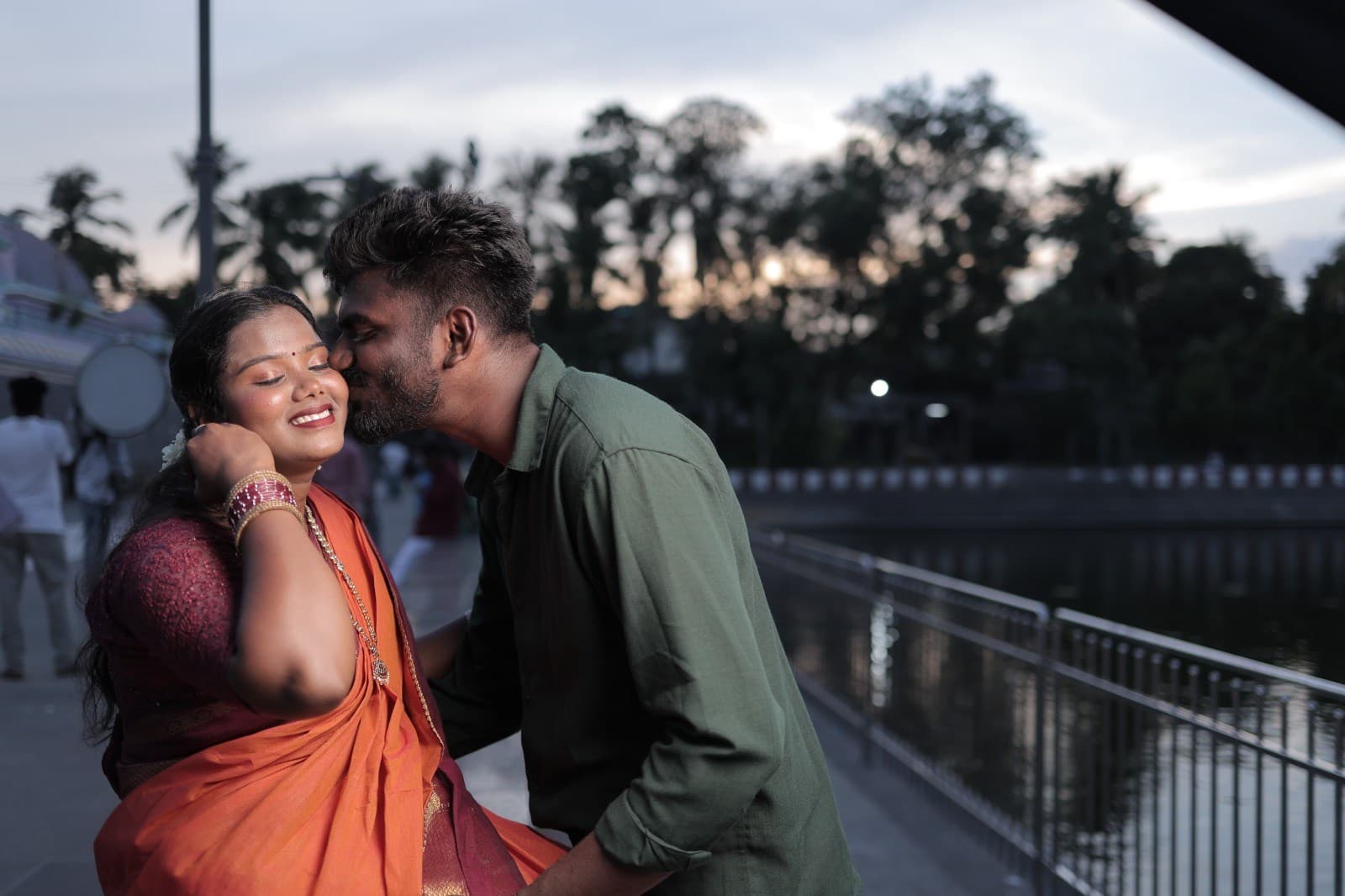 Wedding photography by Prabas Studio.